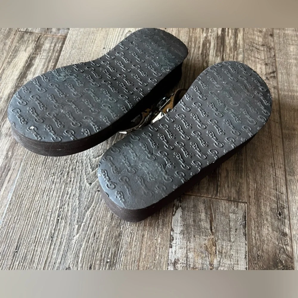 Preowned Grazie wedge heel sandals. Size 6 - Picture 5 of 7